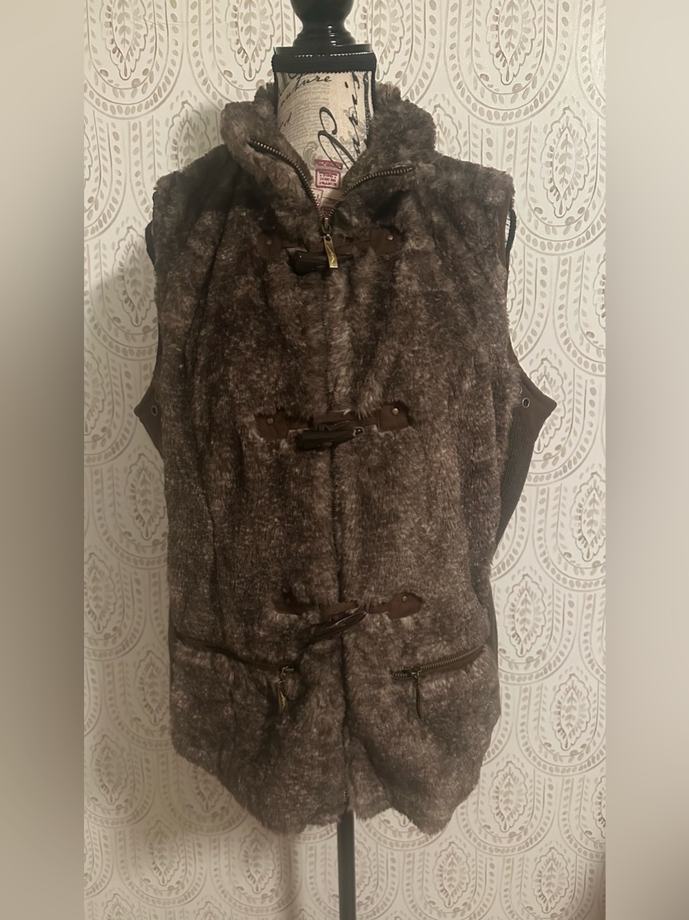 Women's Brown Faux Fur Toggle Vest - Plush Layering Vest- only worn once